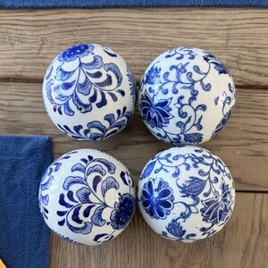 Blue and White Decorative Ceramic Balls